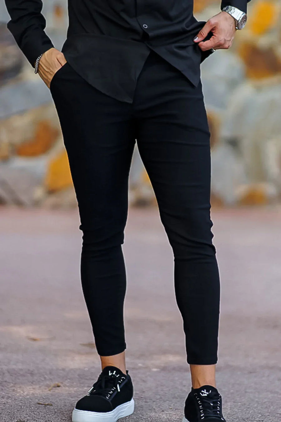 THE AVANI TROUSERS - ZWART
